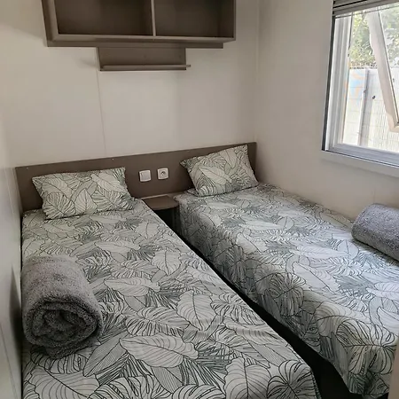 Mobil-home Le Luminosa مكان تخييم